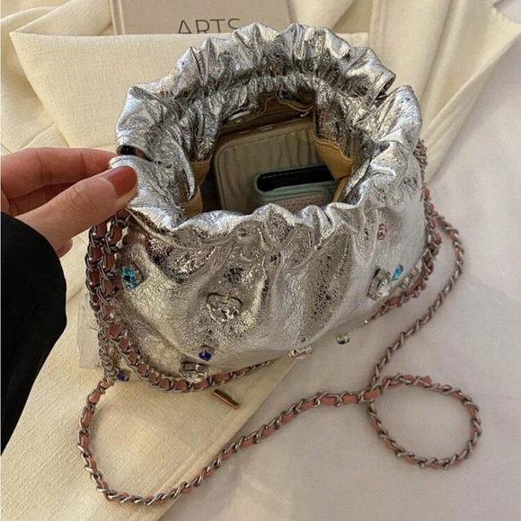 Chic Silver Metallic & Pink Multi Embellish Vanity Leather Crossbody Bag OS New - Picture 3 of 7